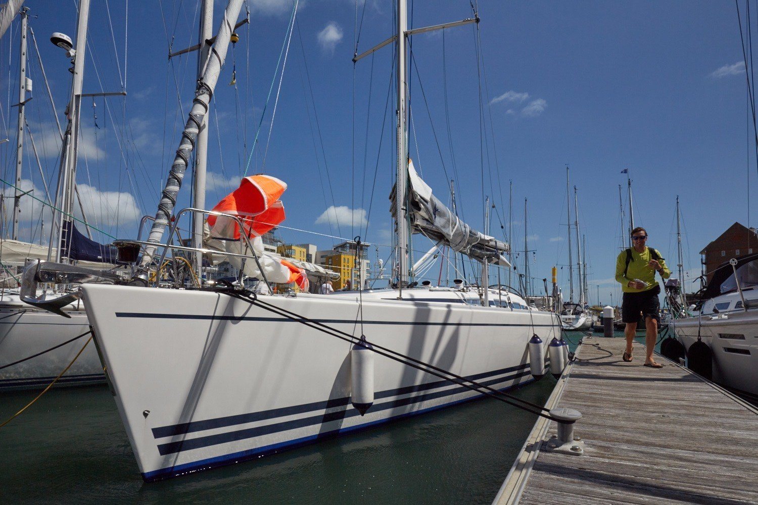 Längseits festgemacht 